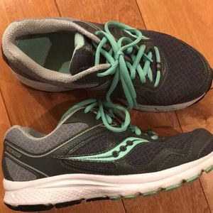 Saucony Cohesion 10 shoes